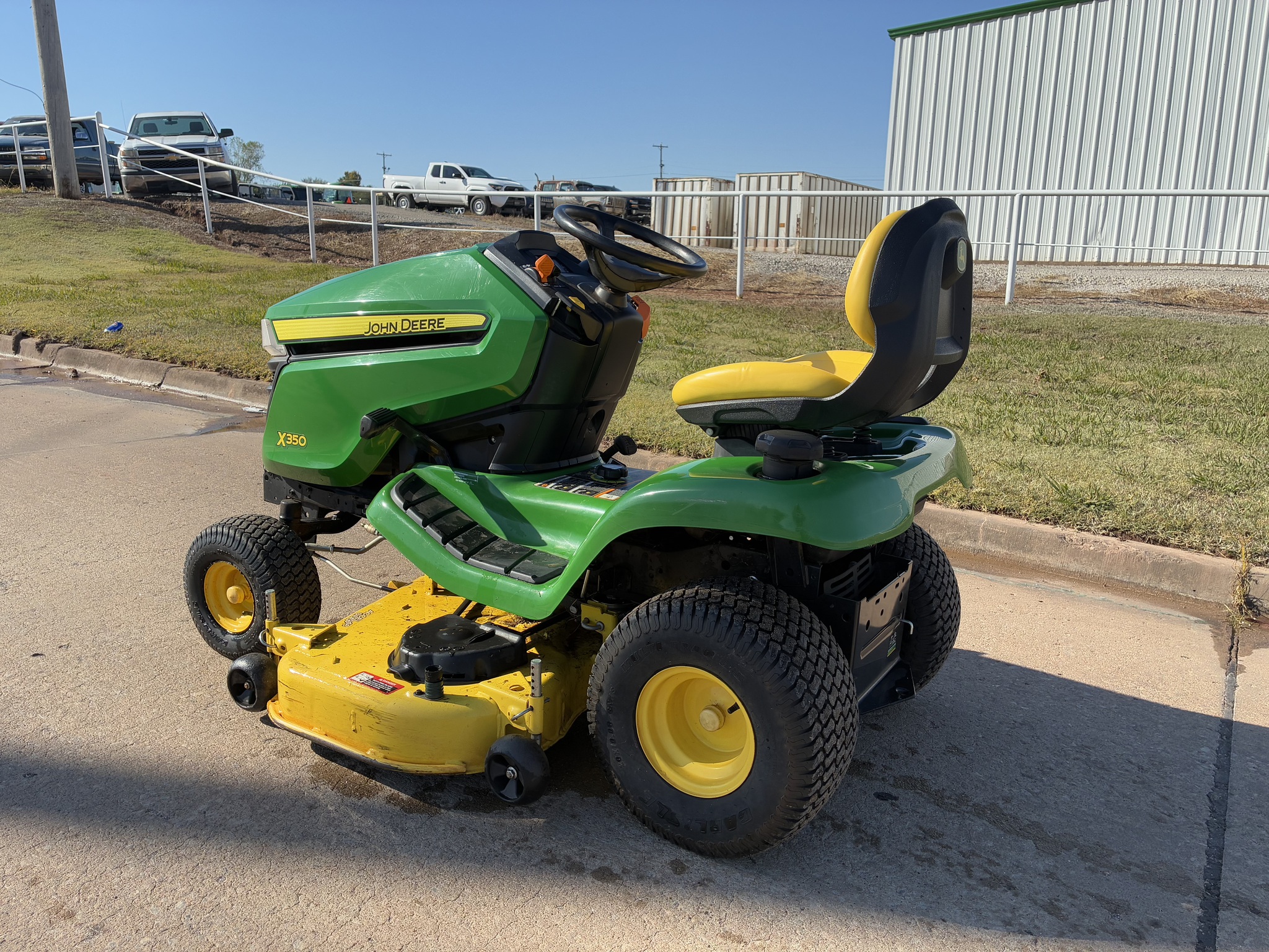 2017 John Deere X350 Image 4