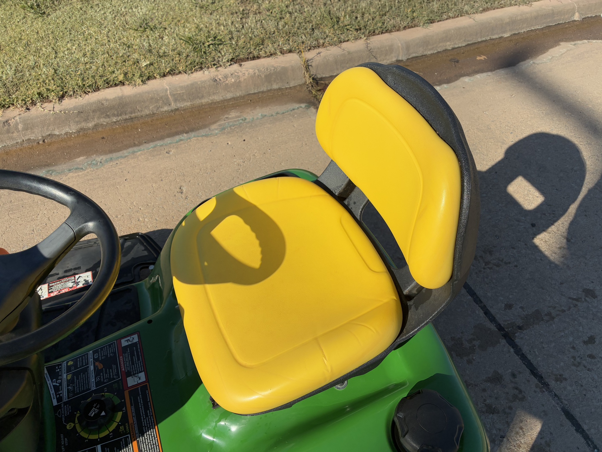 2017 John Deere X350 Image 6