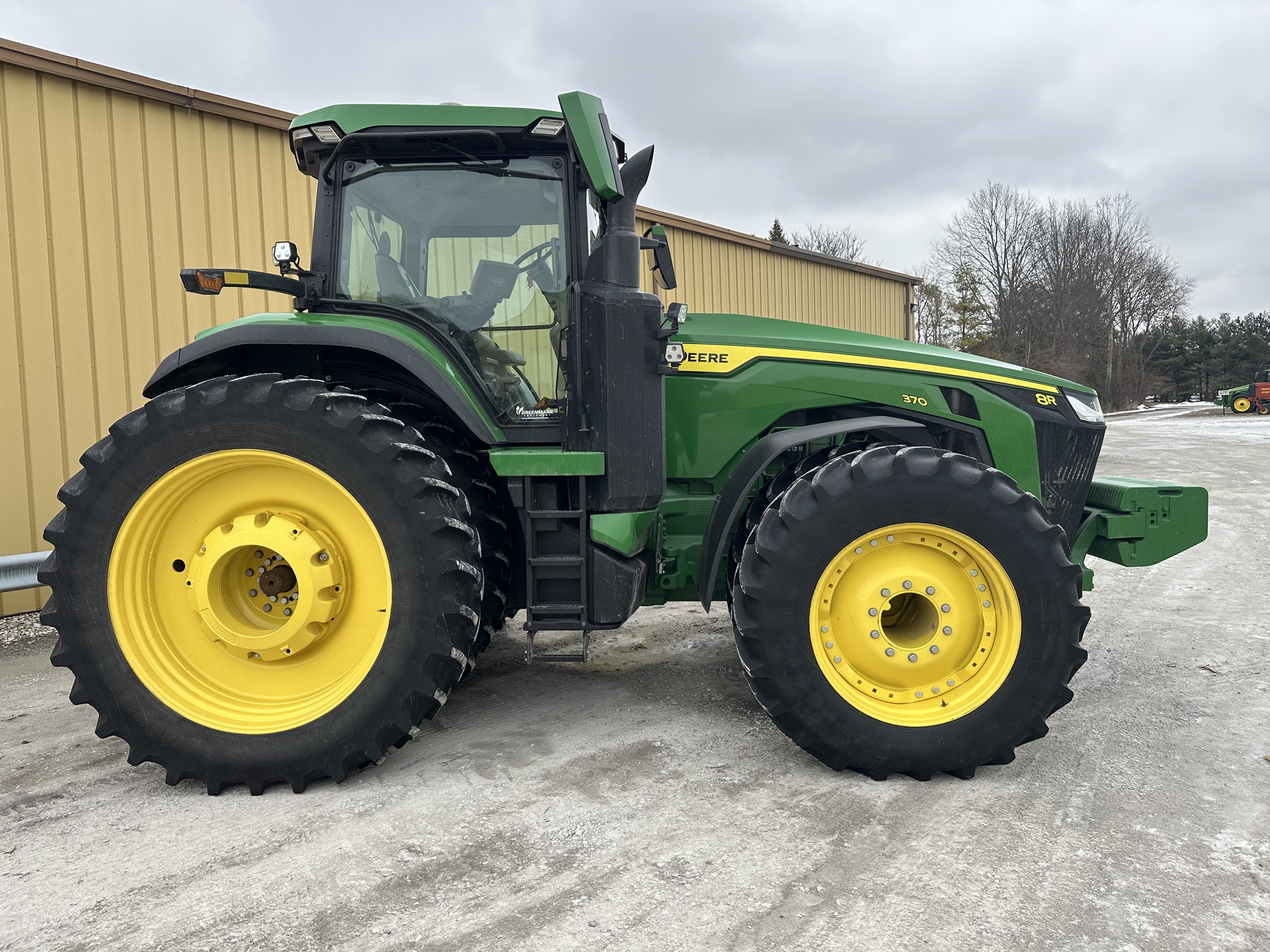2023 John Deere 8R 370 Image 2