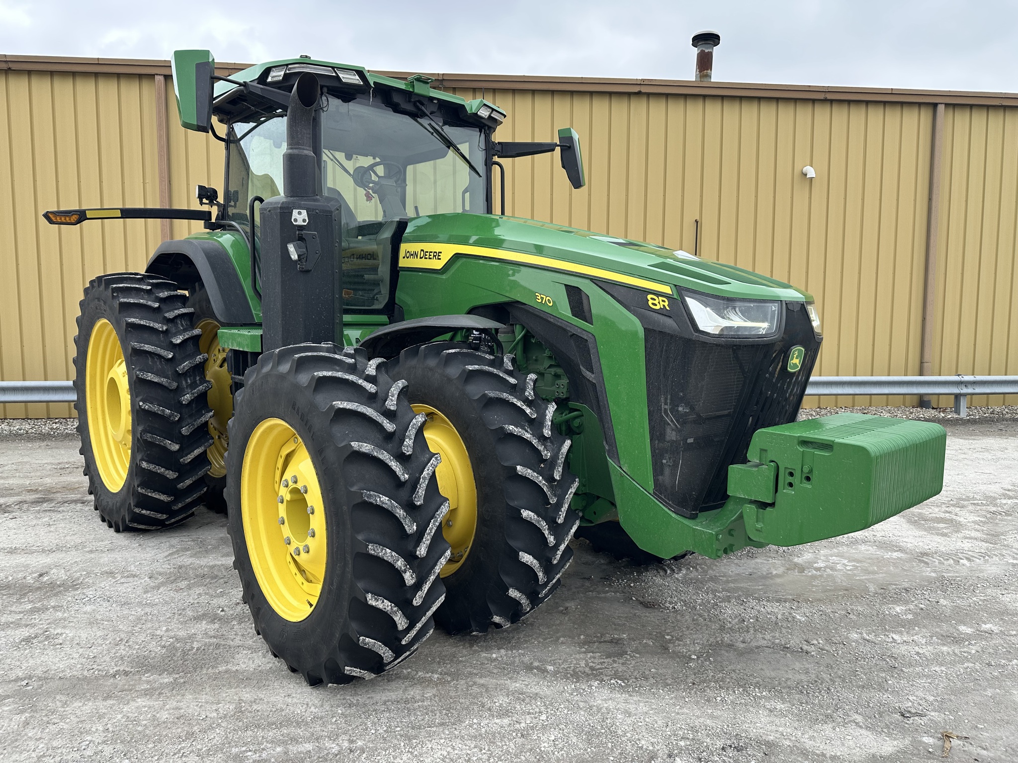 2023 John Deere 8R 370 Image 1