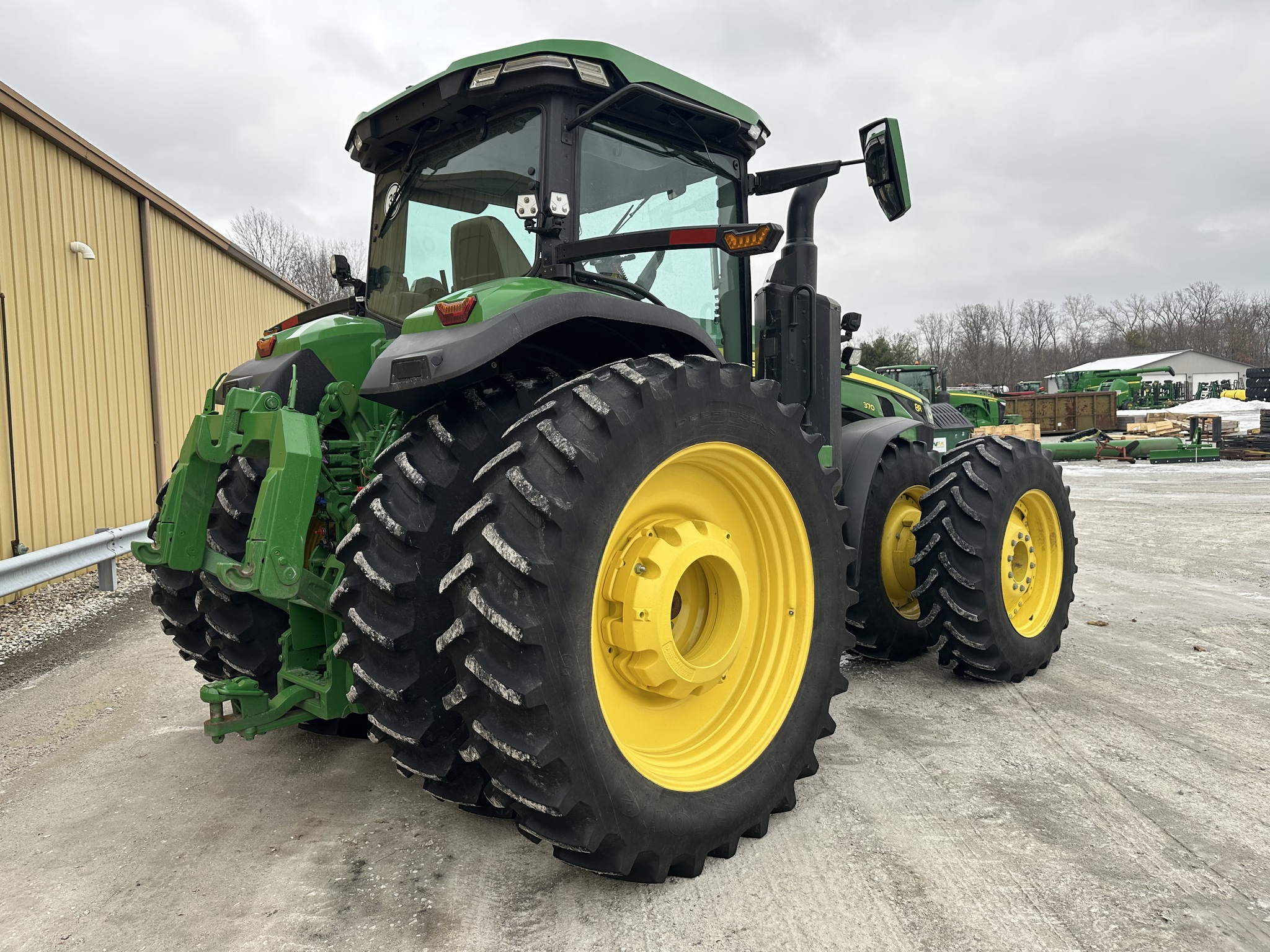2023 John Deere 8R 370 Image 3