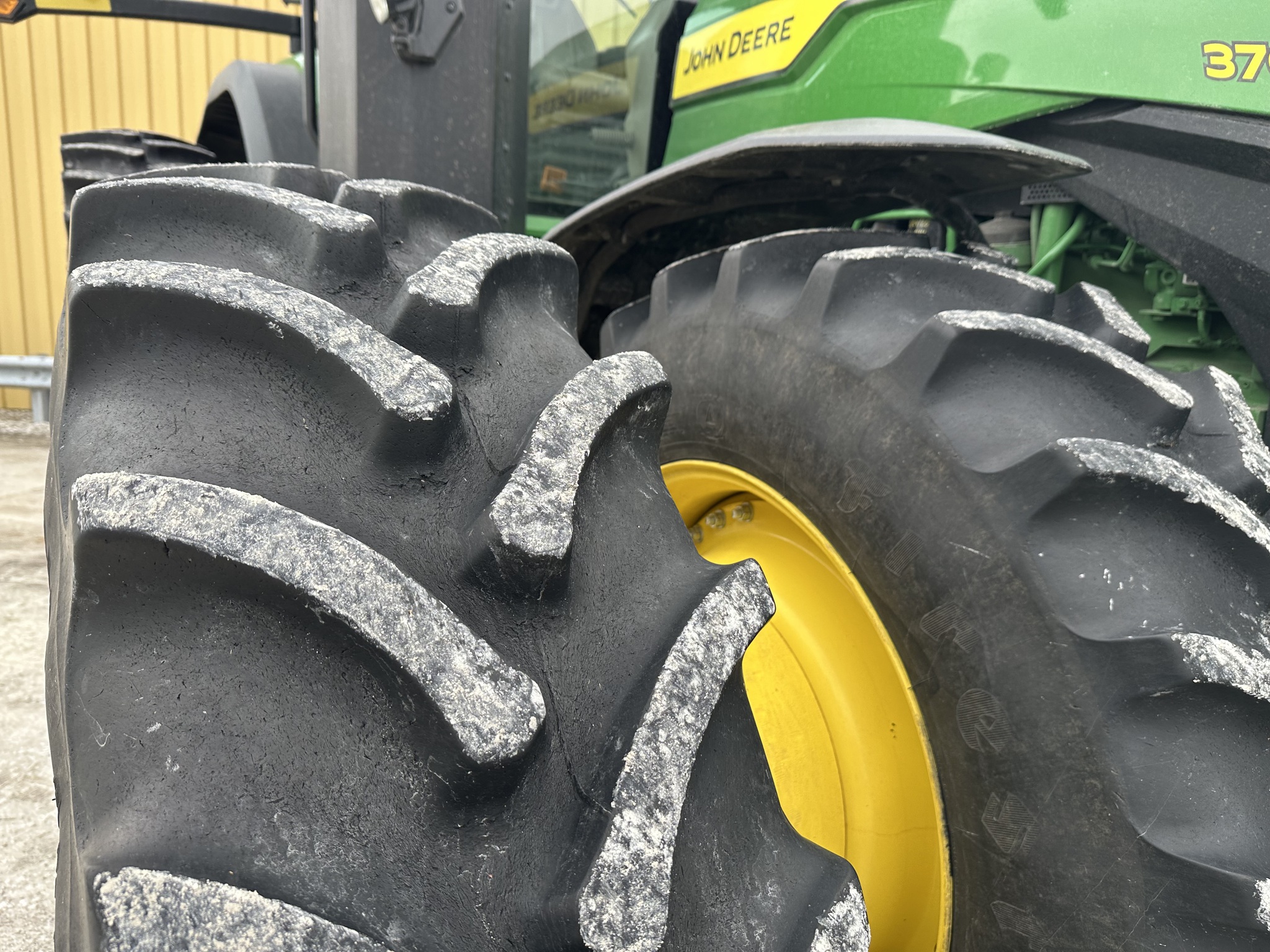 2023 John Deere 8R 370 Image 9