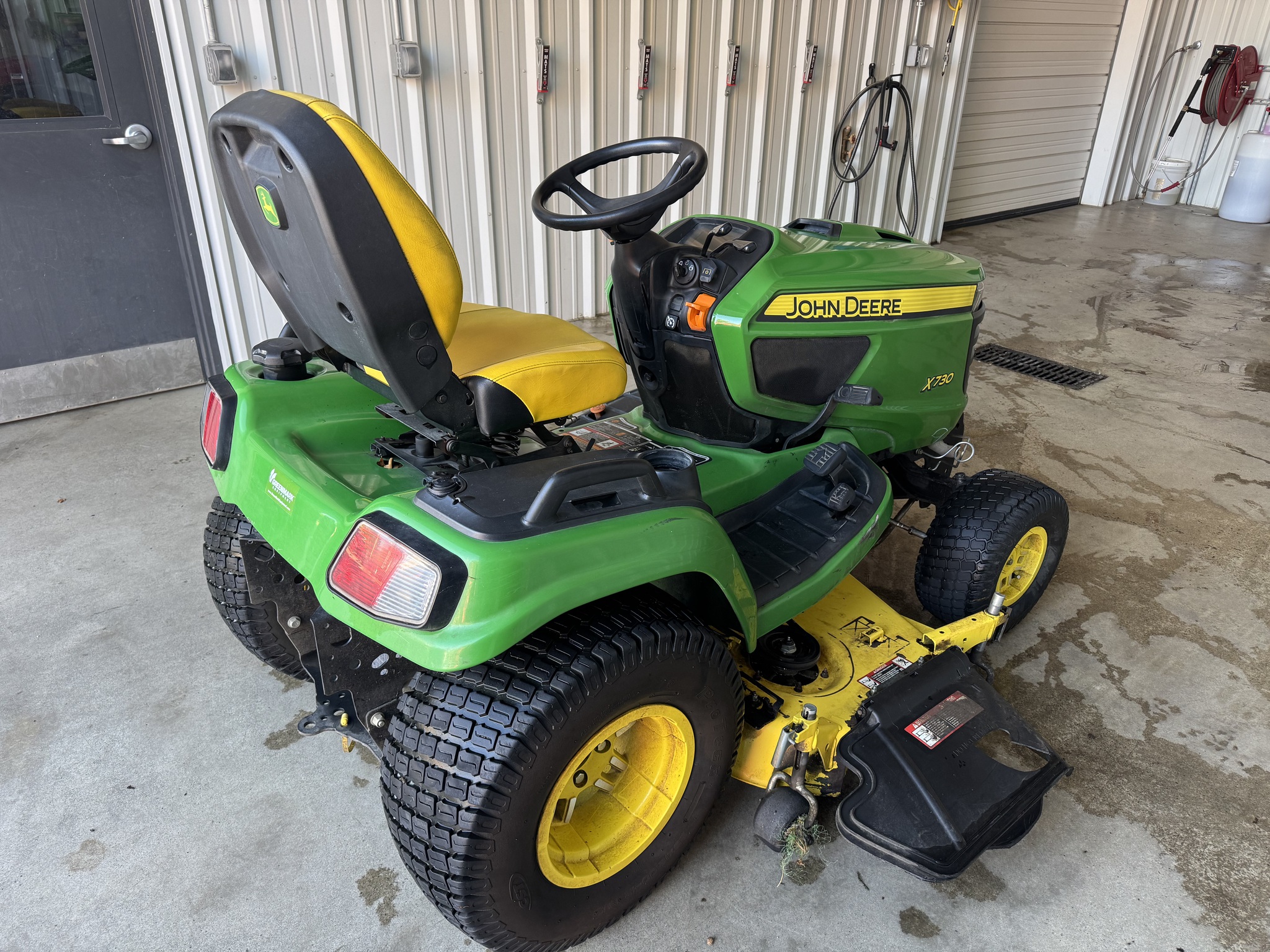 2022 John Deere X730 Image 6