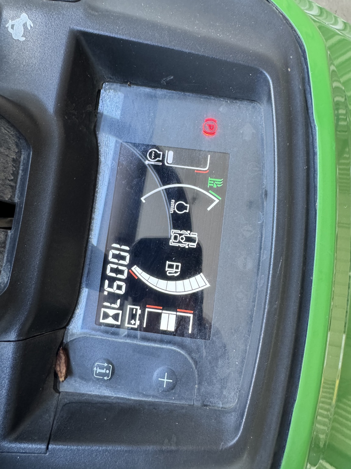 2022 John Deere X730 Image 9