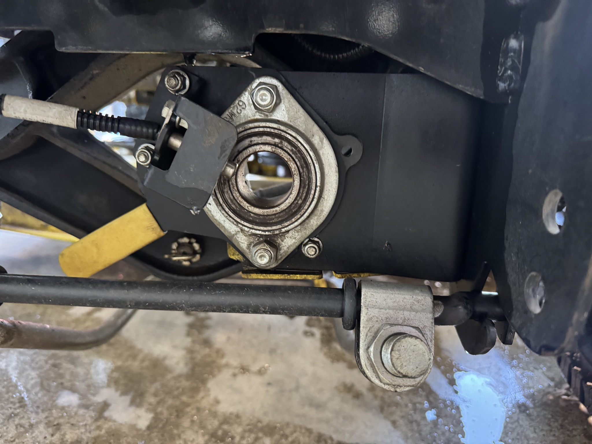 2022 John Deere X730 Image 13