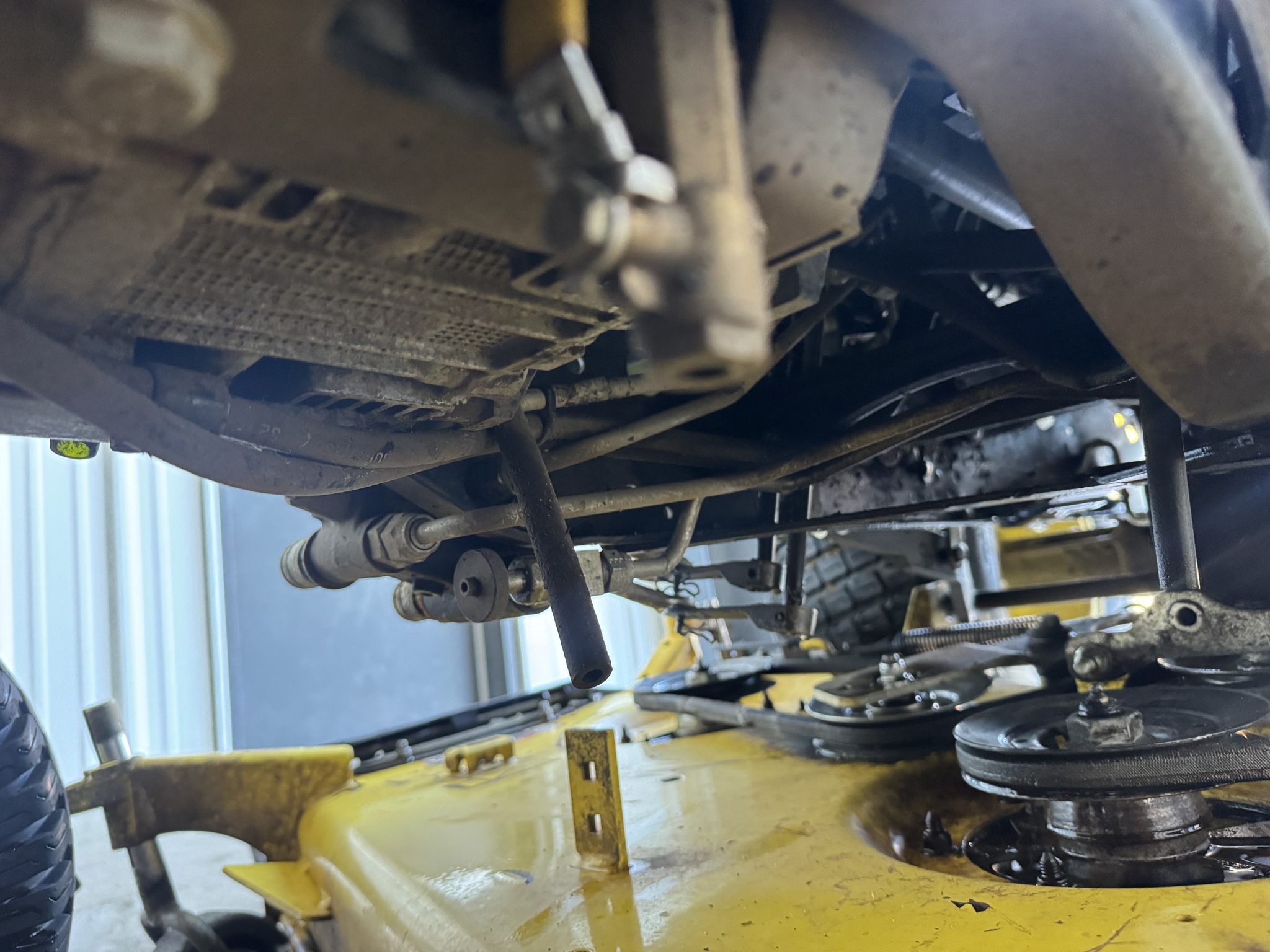 2022 John Deere X730 Image 14