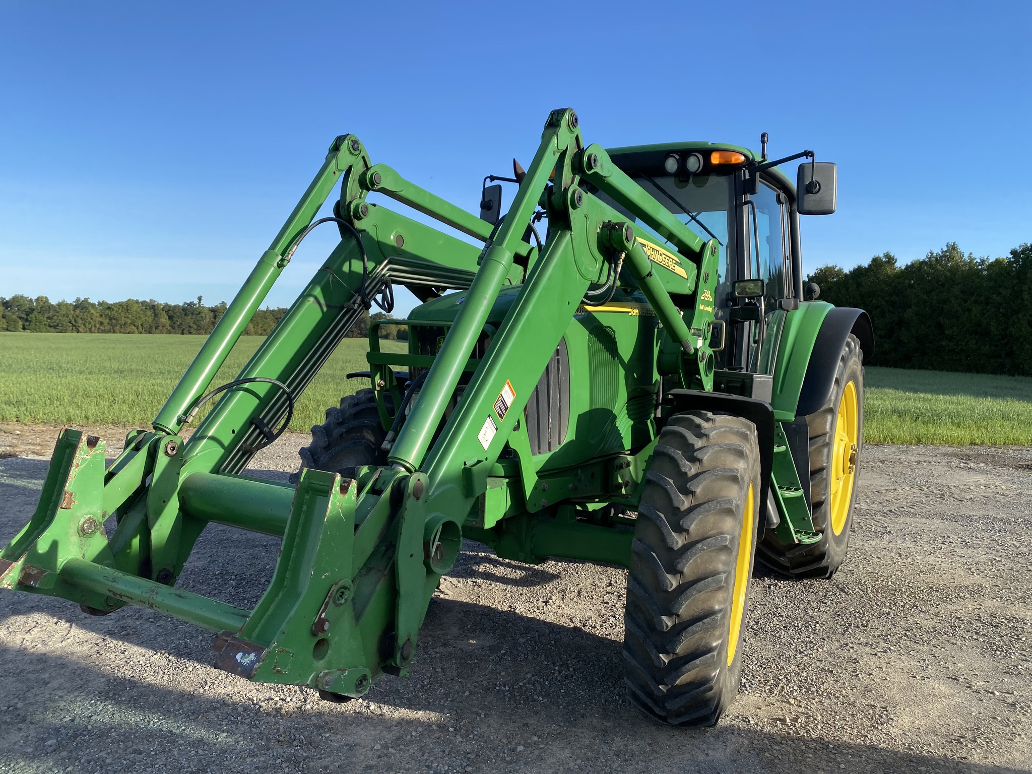 2004 John Deere 7320 Image 4
