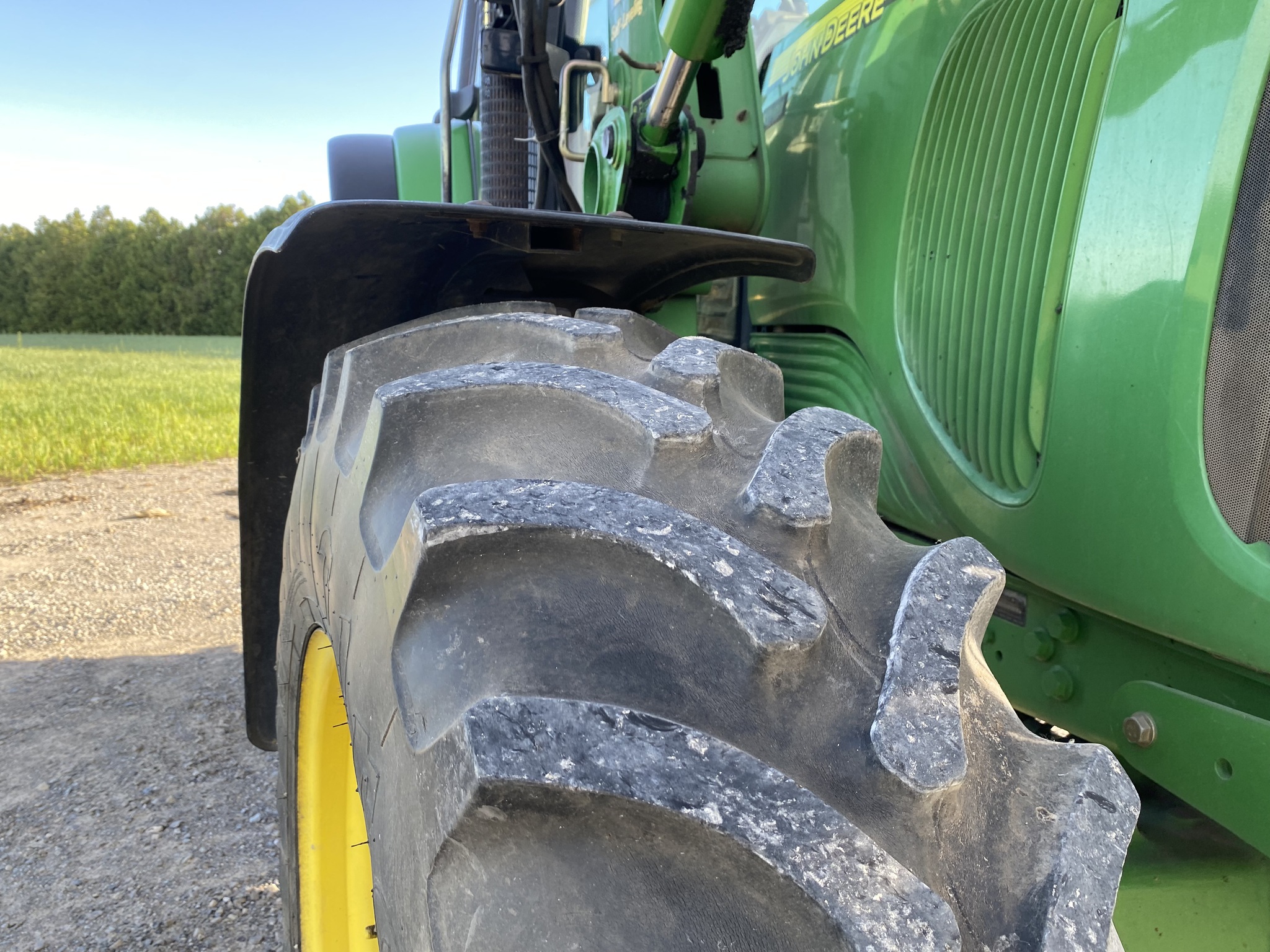 2004 John Deere 7320 Image 5