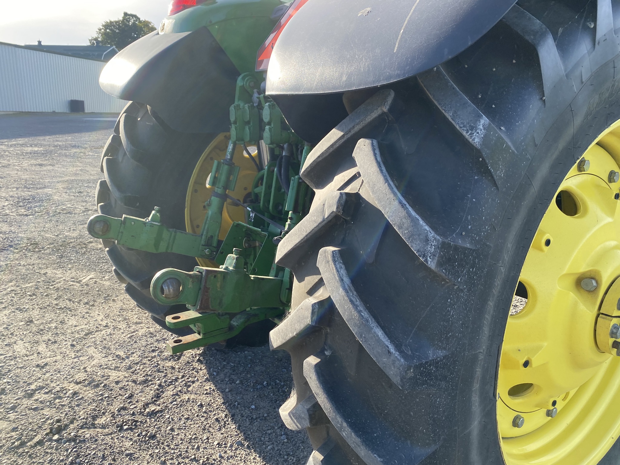 2004 John Deere 7320 Image 6