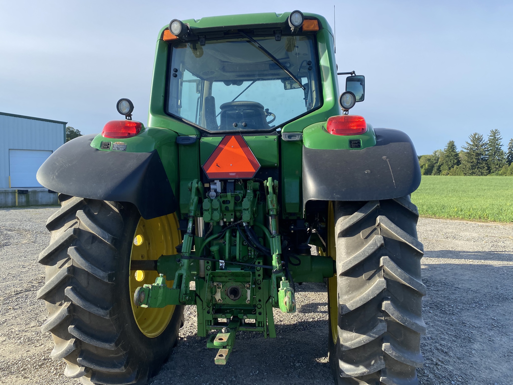 2004 John Deere 7320 Image 7