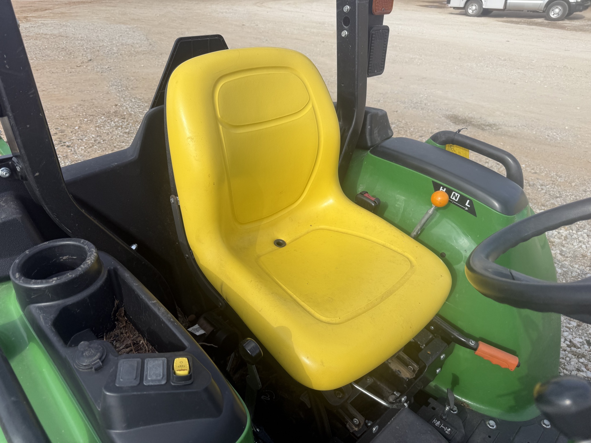 2018 John Deere 3025E Image 11