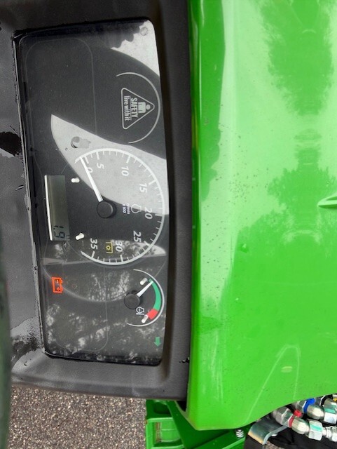 2024 John Deere 1025R Image 5