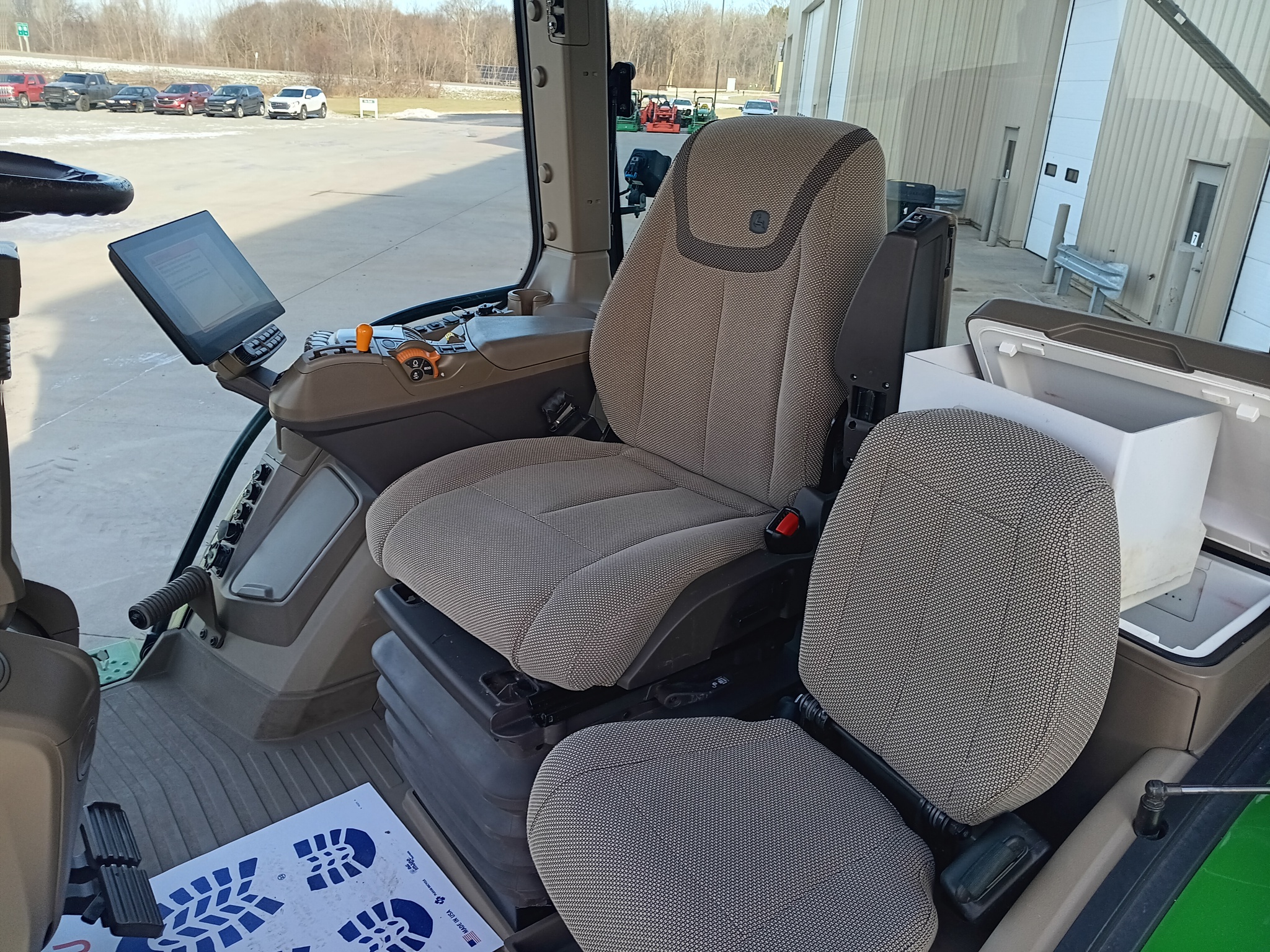 2024 John Deere 8R 230 Image 9