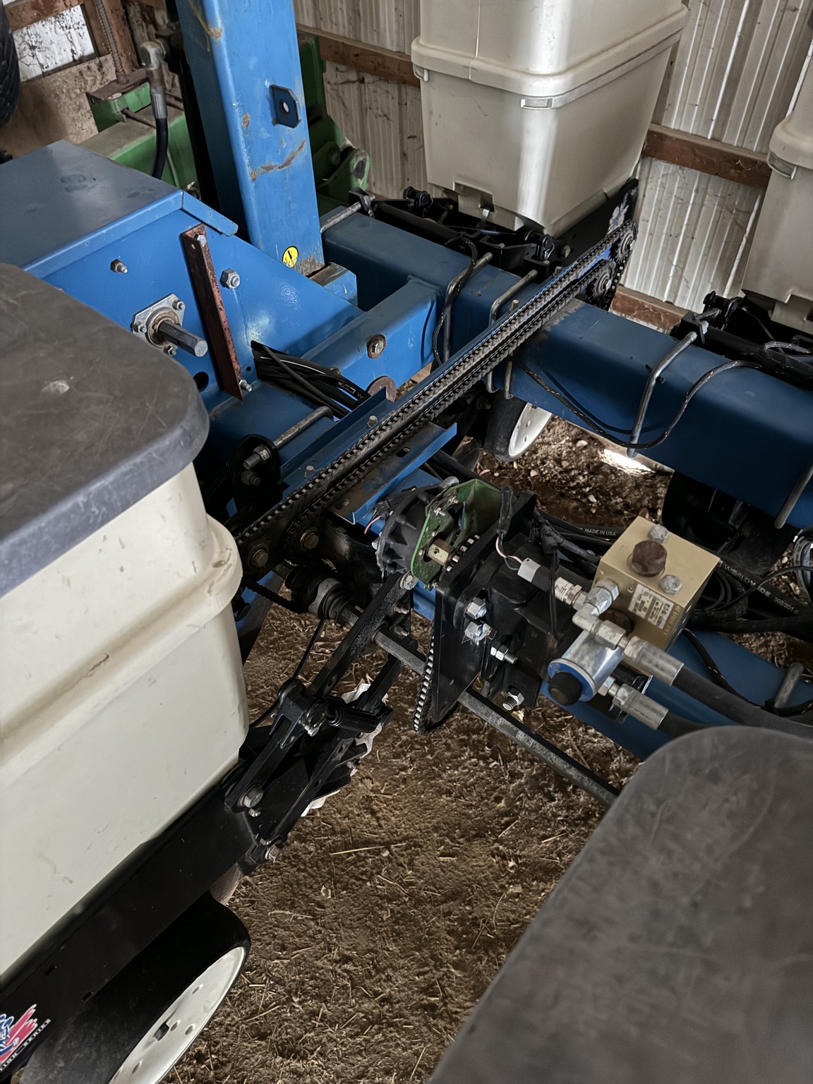 2000 Kinze 3600 Image 5