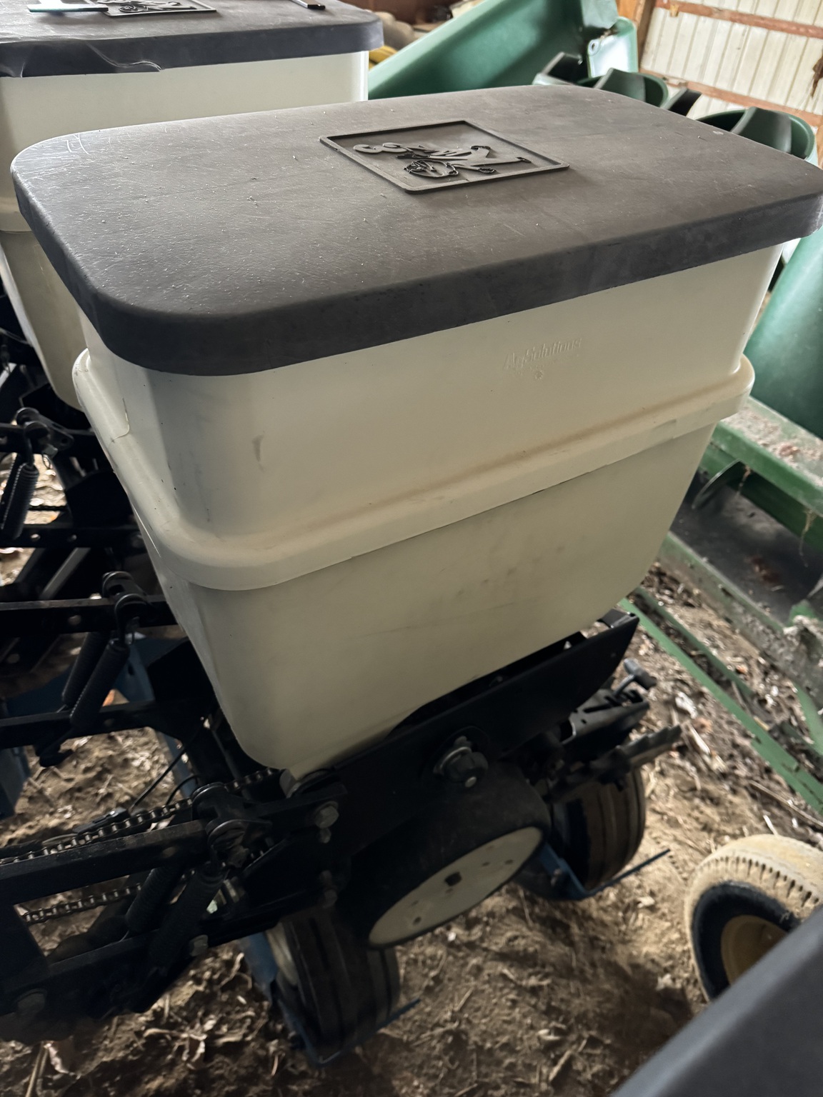 2000 Kinze 3600 Image 4