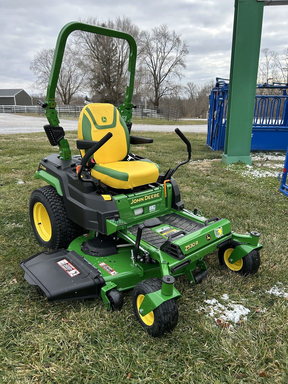 2026 John Deere Z530R Image 8