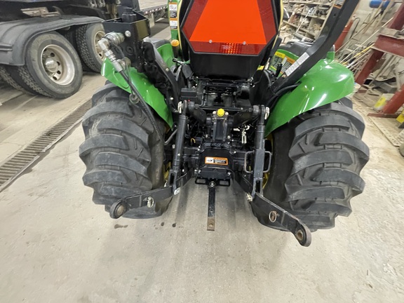 2012 John Deere 3320 - Photo4