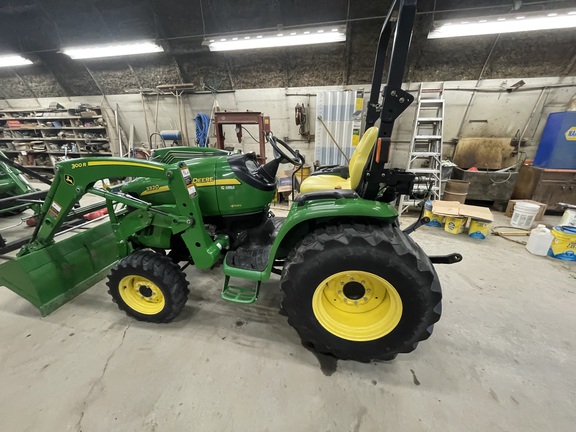 2012 John Deere 3320 - Photo2