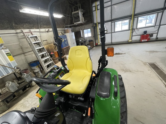 2012 John Deere 3320 - Photo3