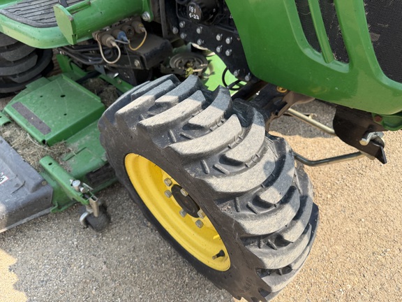 2012 John Deere 3320 - Photo13