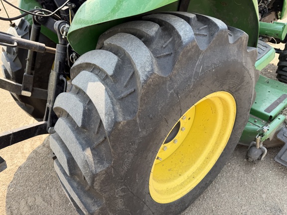 2012 John Deere 3320 - Photo15