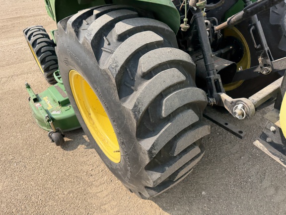 2012 John Deere 3320 - Photo16