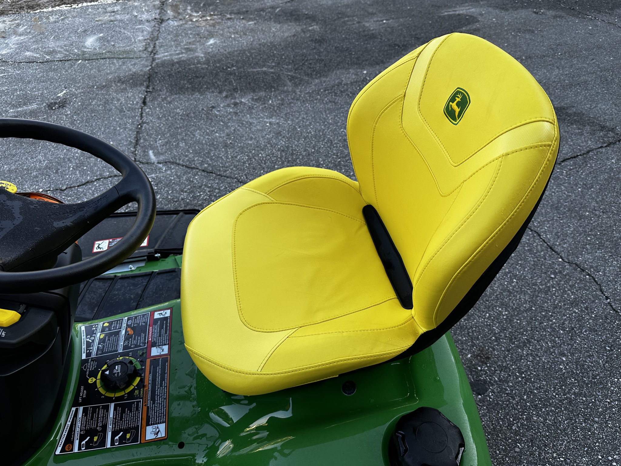 2025 John Deere X380 Image 7