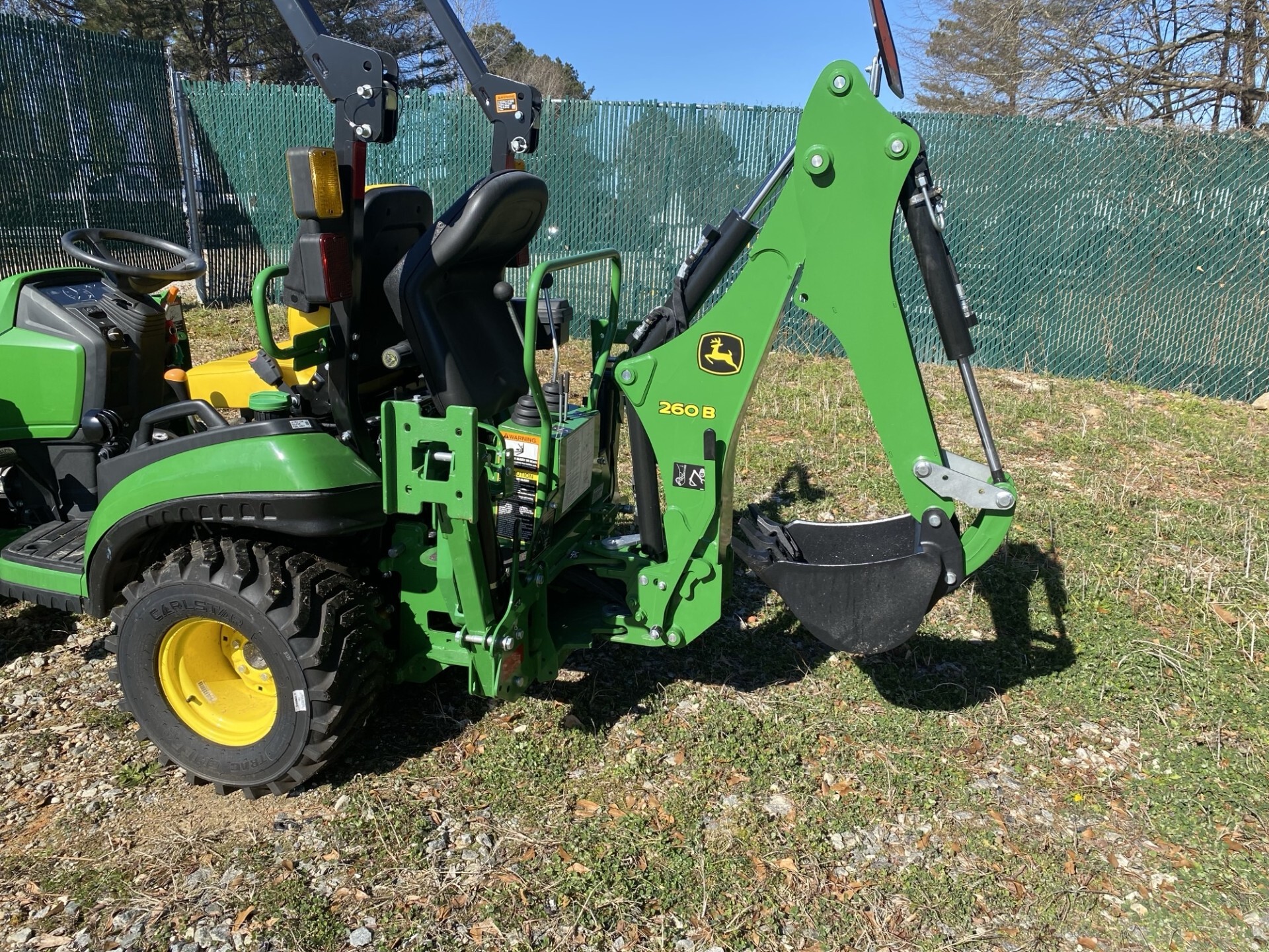 2024 John Deere 1025R Image 6