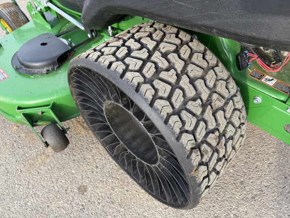 2023 John Deere Z970R - Photo13
