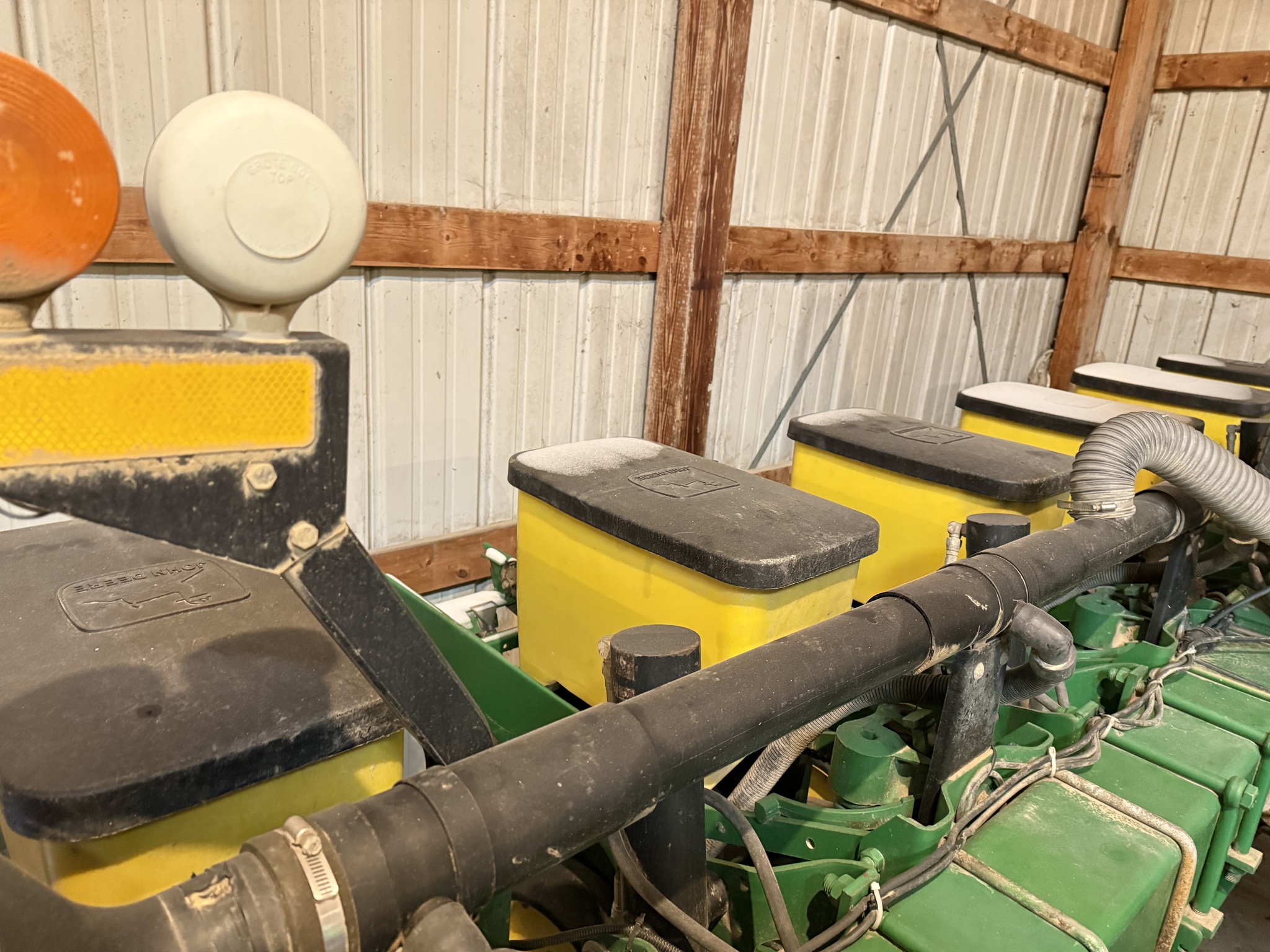 1995 John Deere 7200 Image 17