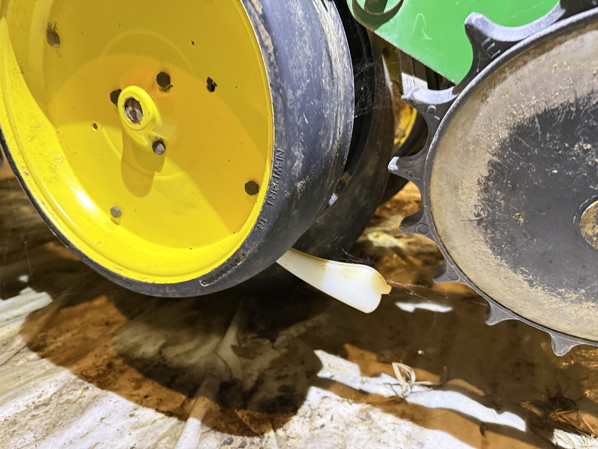 1995 John Deere 7200 Image 14