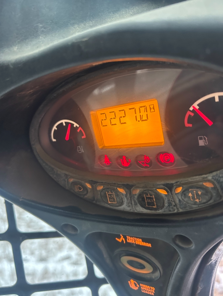 2011 Bobcat T870 Image 5