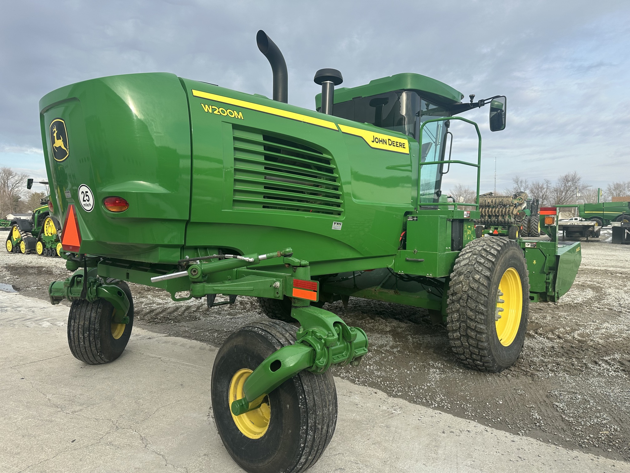 2023 John Deere W200M Image 2