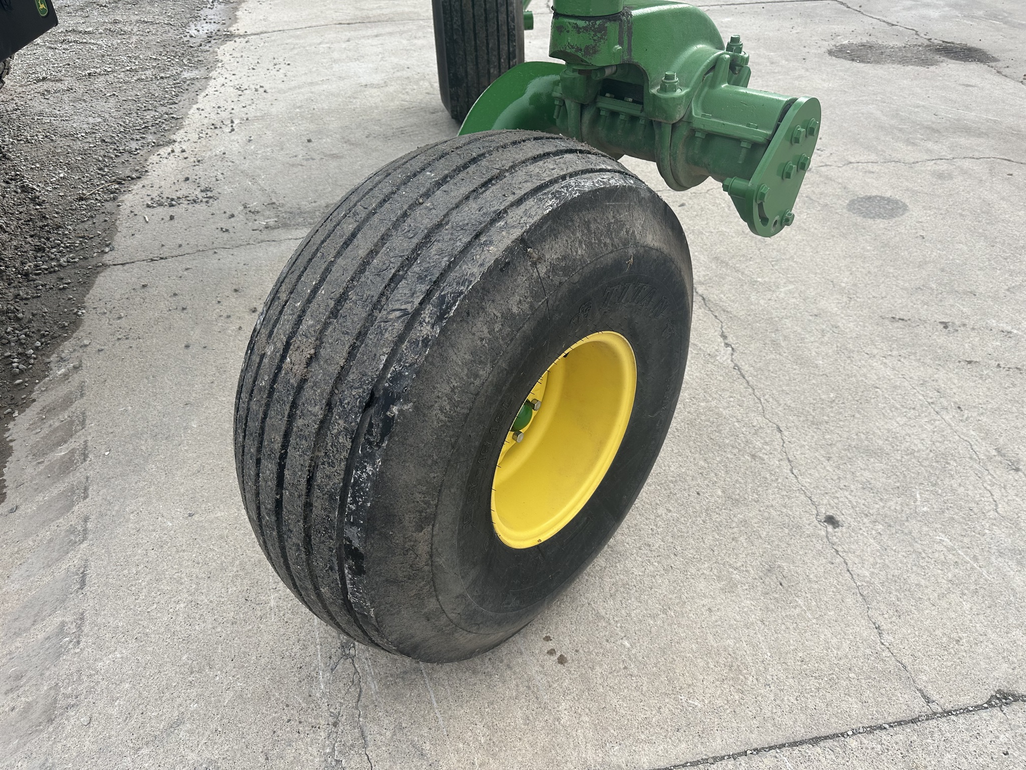 2023 John Deere W200M Image 19