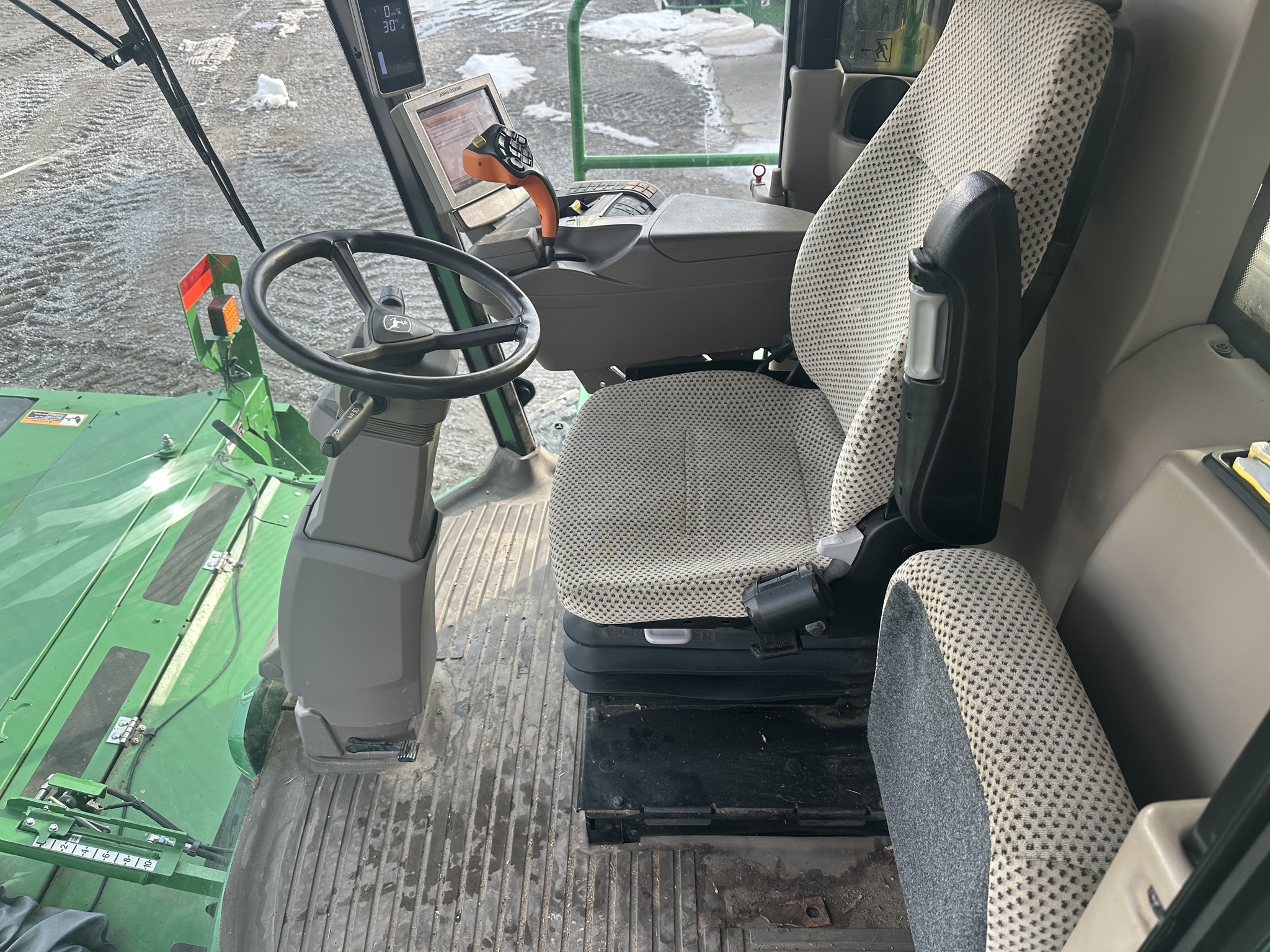 2023 John Deere W200M Image 17