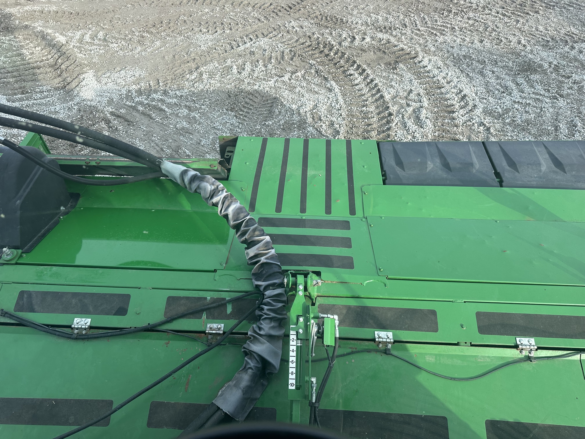 2023 John Deere W200M Image 14