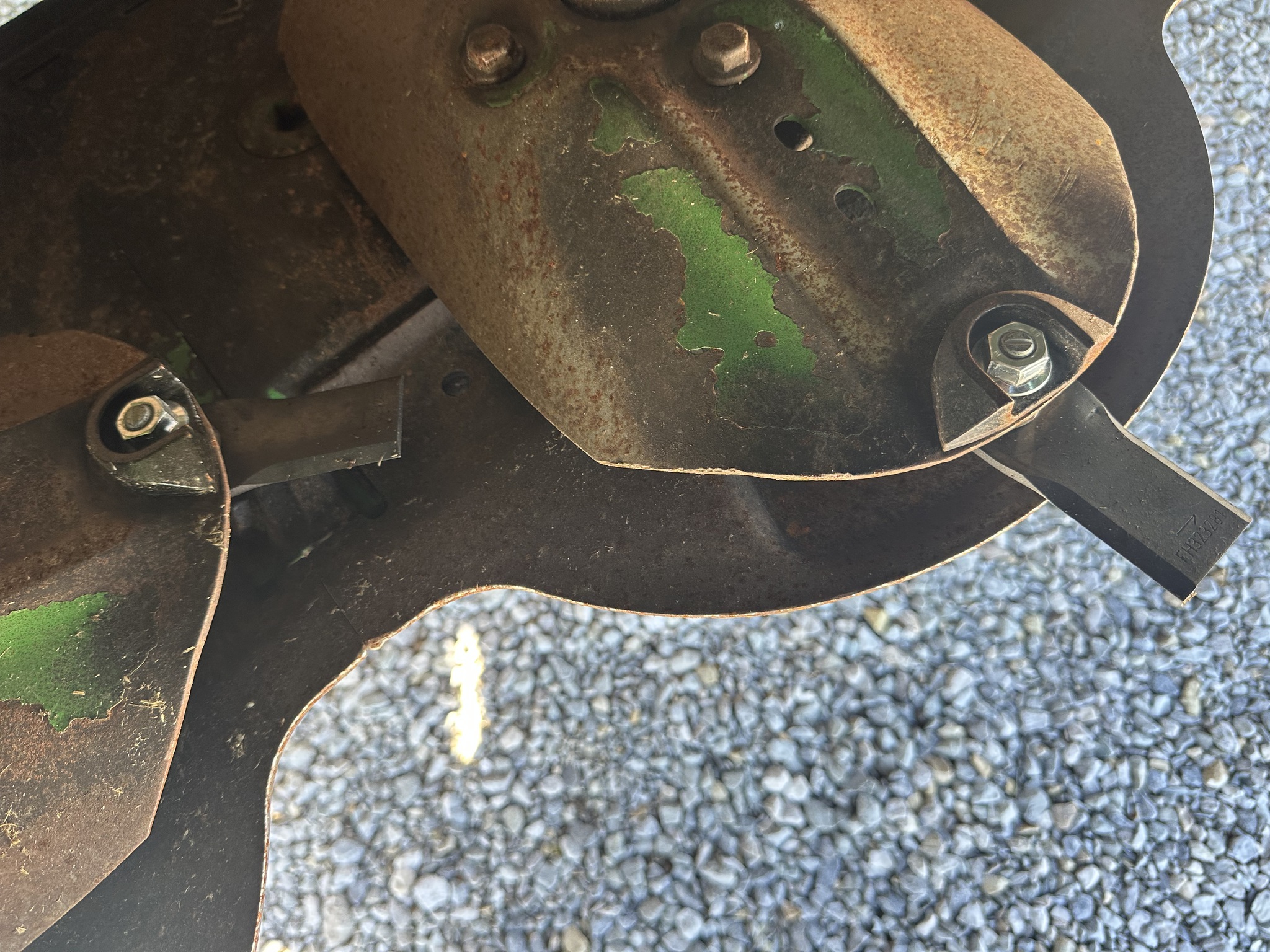 2023 John Deere W200M Image 32