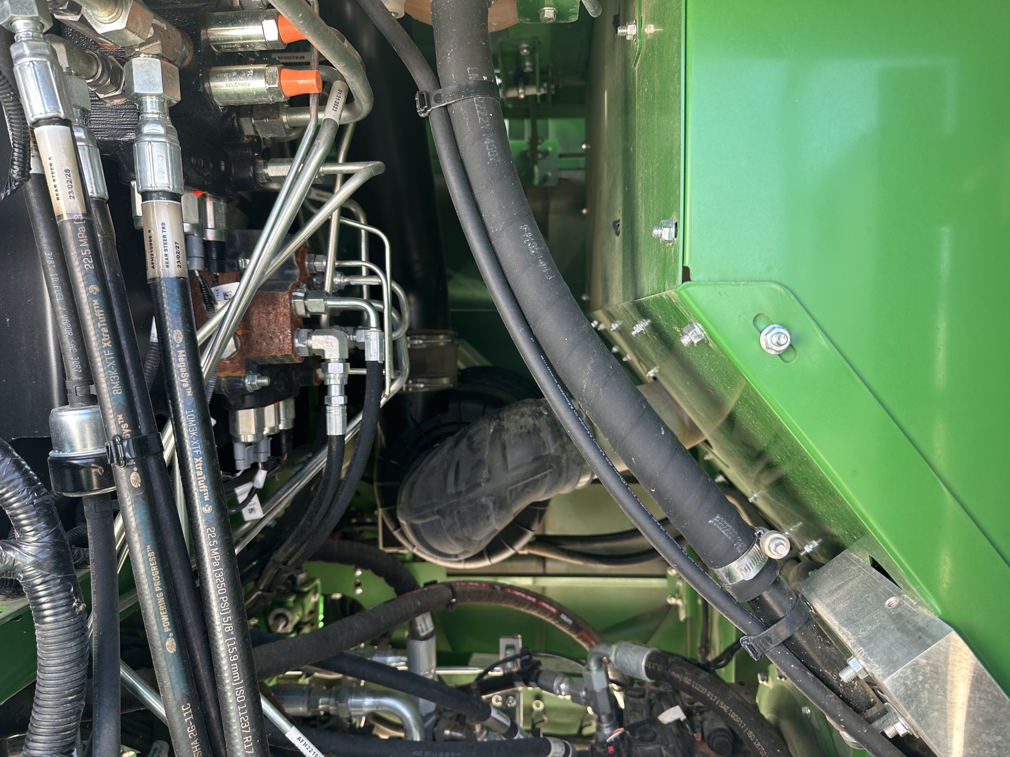 2023 John Deere W200M Image 41