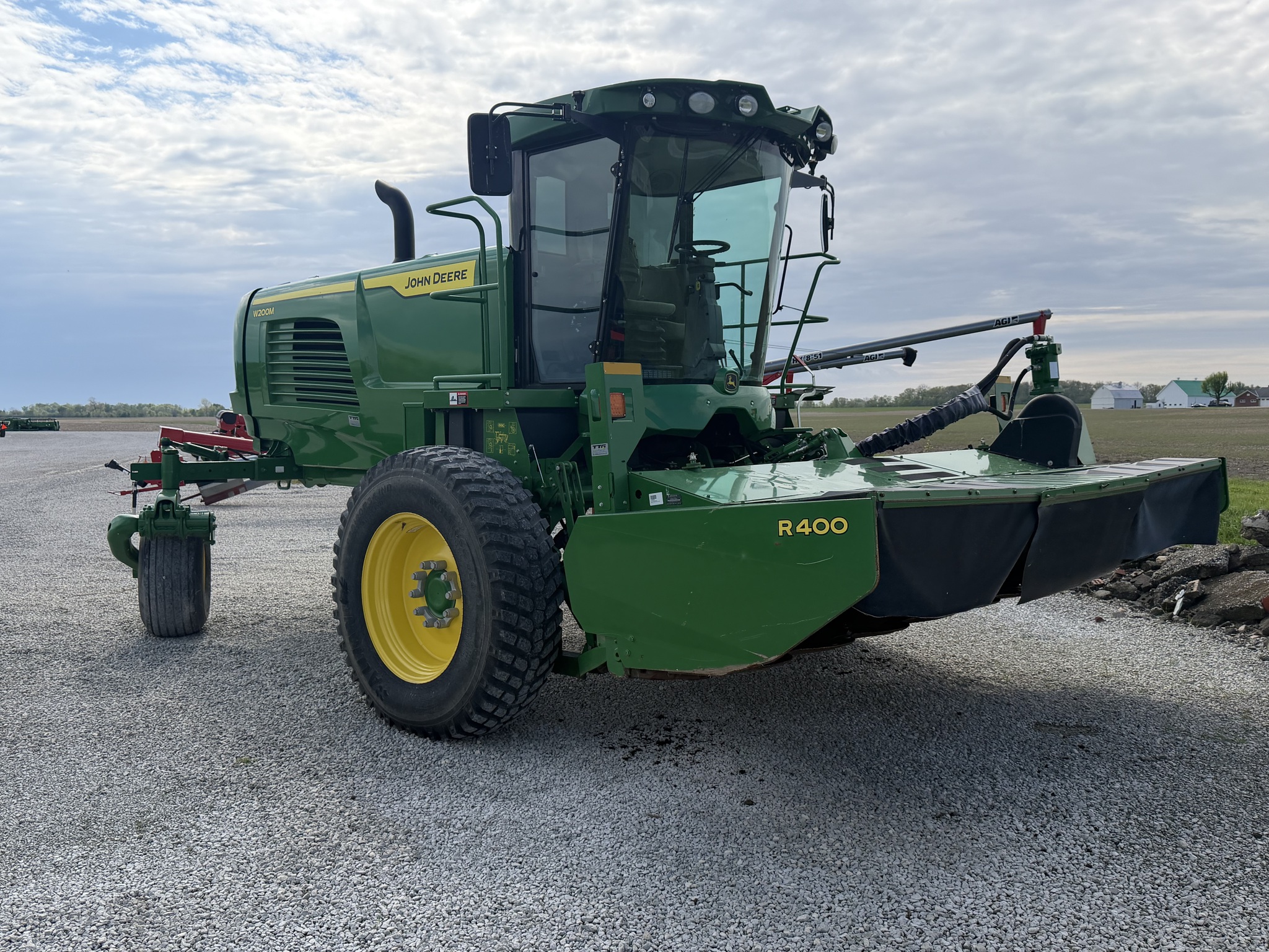 2023 John Deere W200M Image 2
