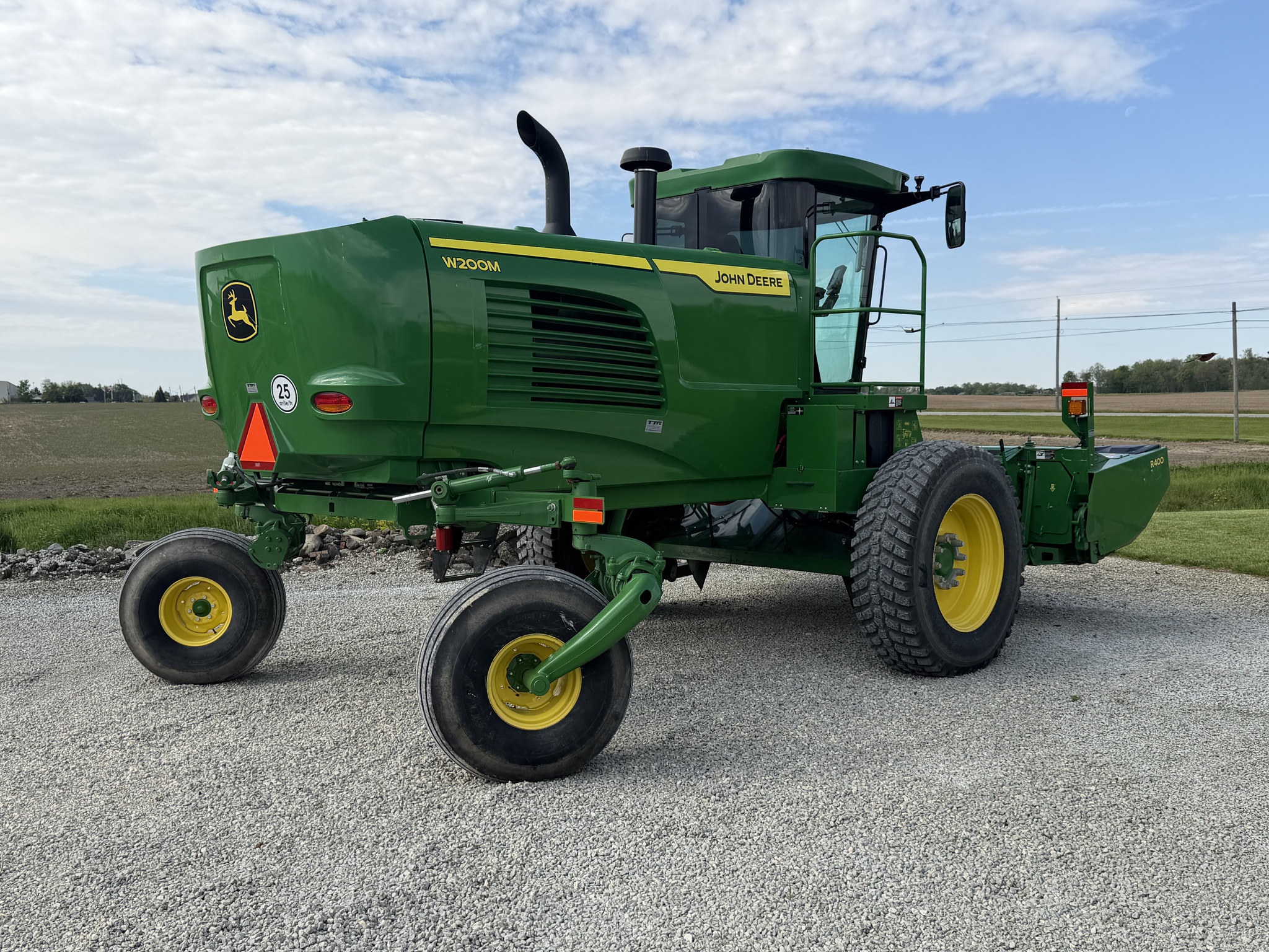 2023 John Deere W200M Image 4