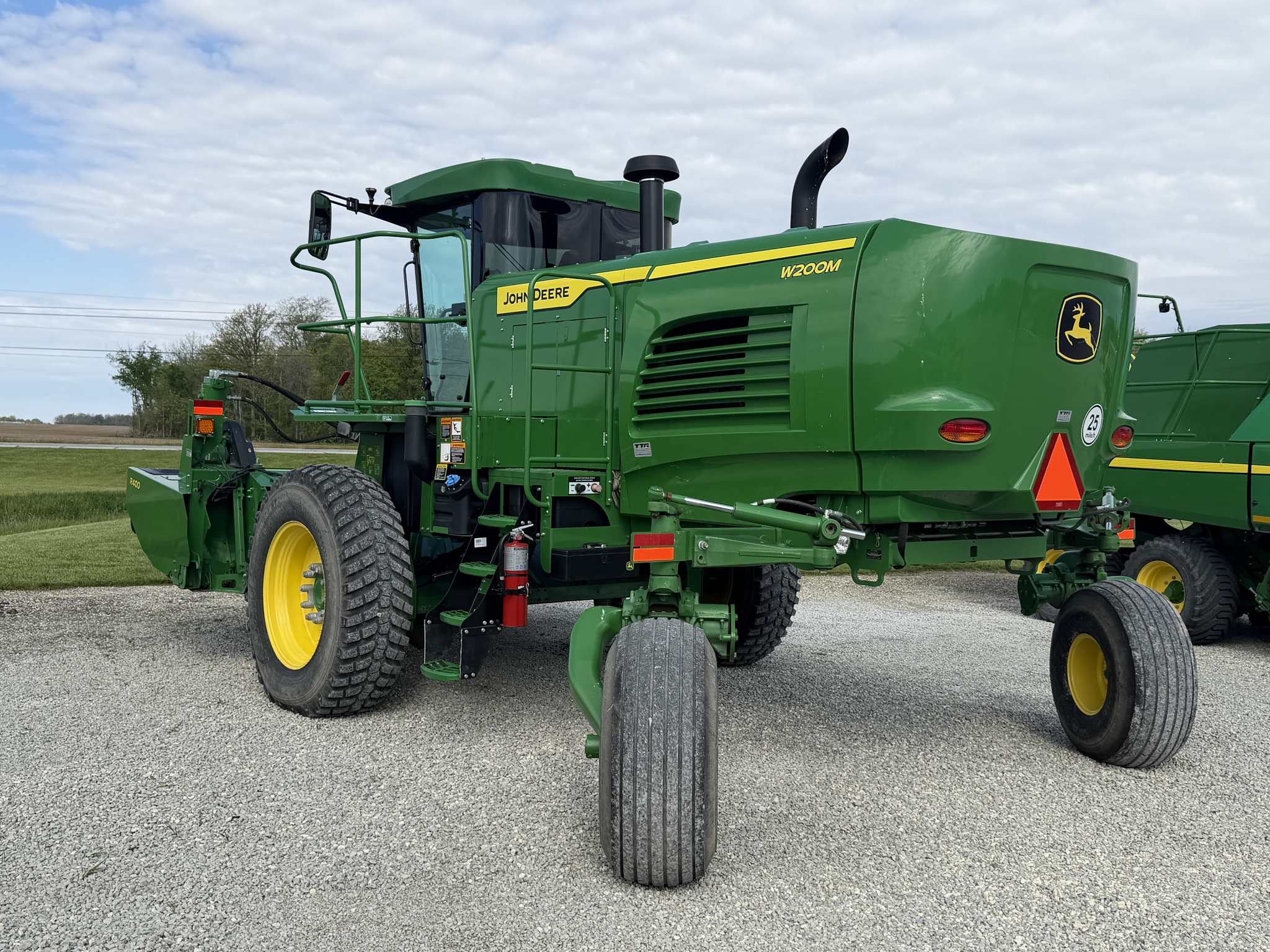 2023 John Deere W200M Image 5
