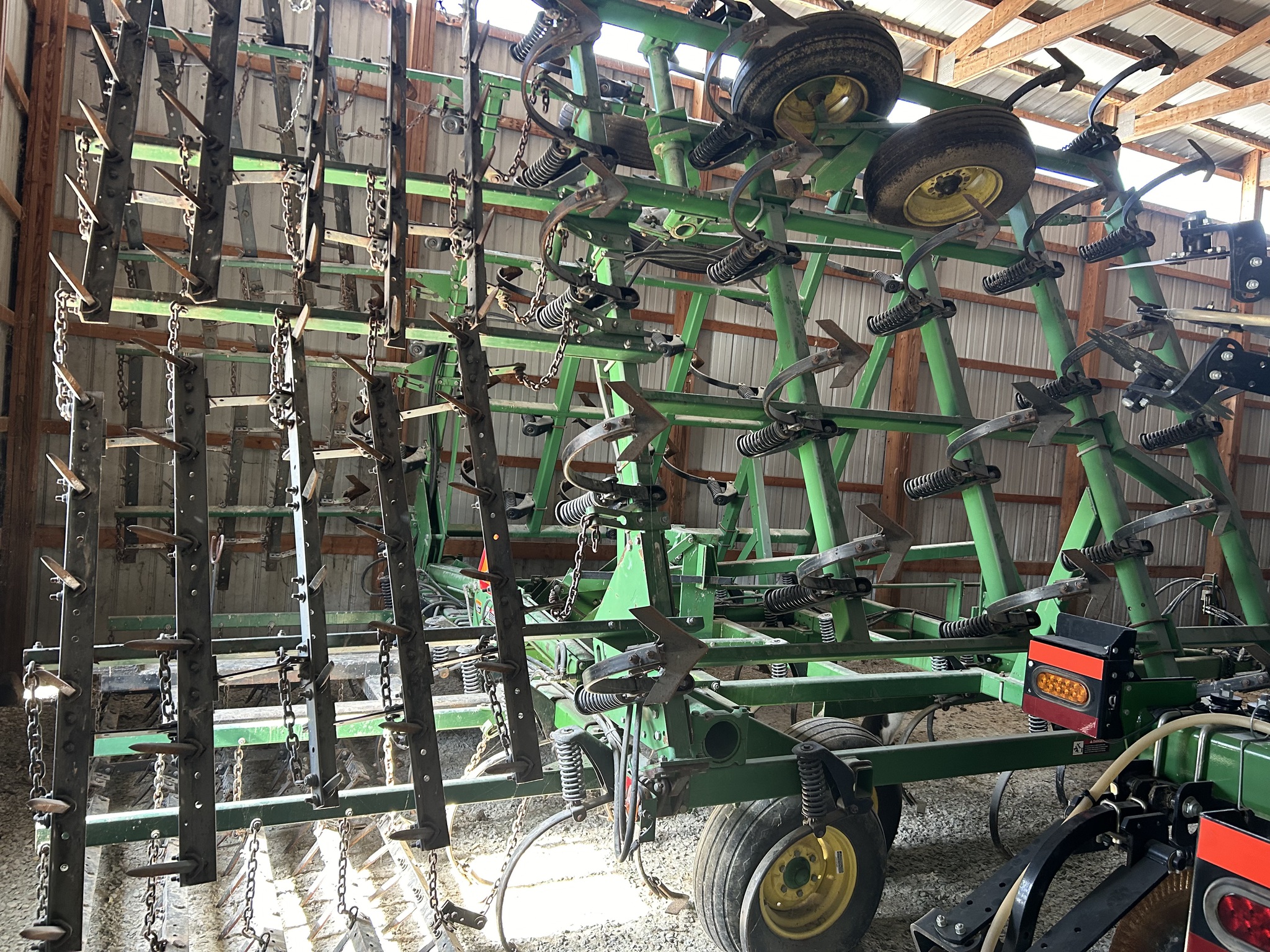 1997 John Deere 980 Image 2