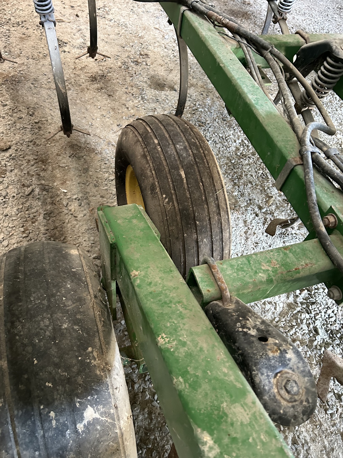 1997 John Deere 980 Image 11