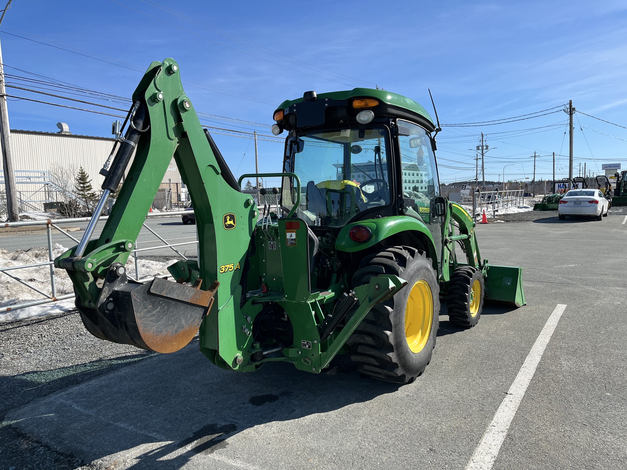 2022 John Deere 3046R Image 3