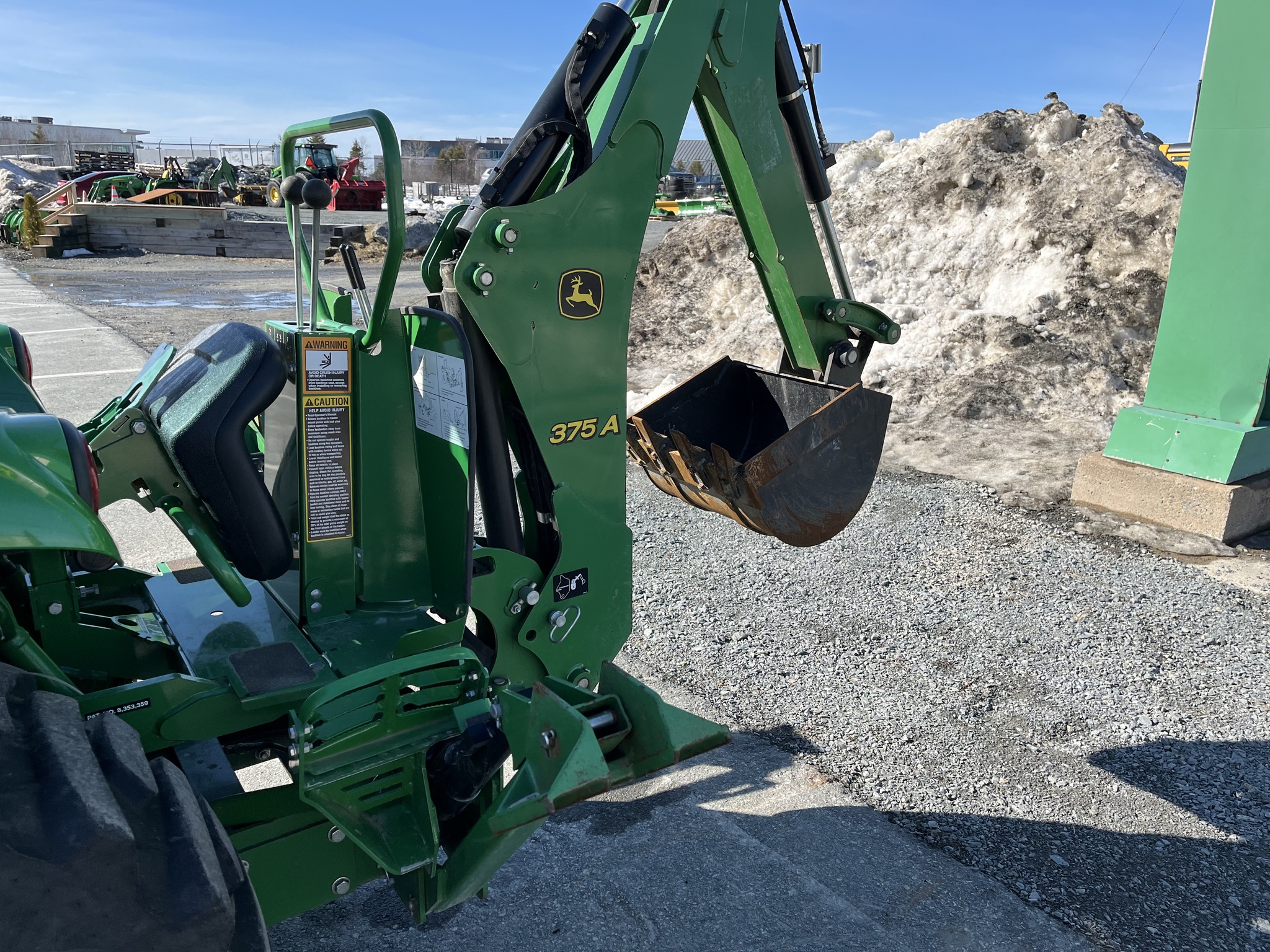 2022 John Deere 3046R Image 8