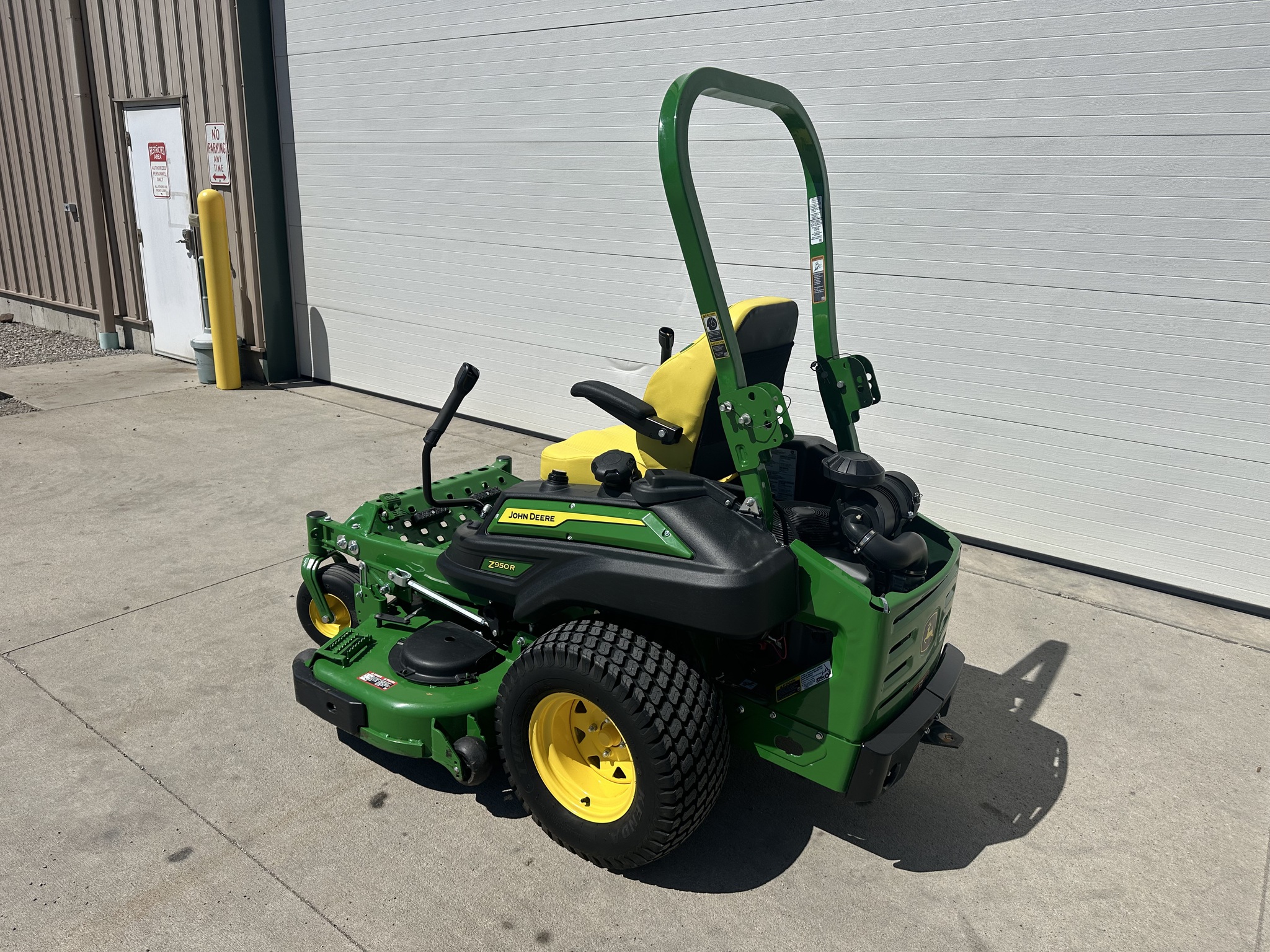 2023 John Deere Z950R Image 5
