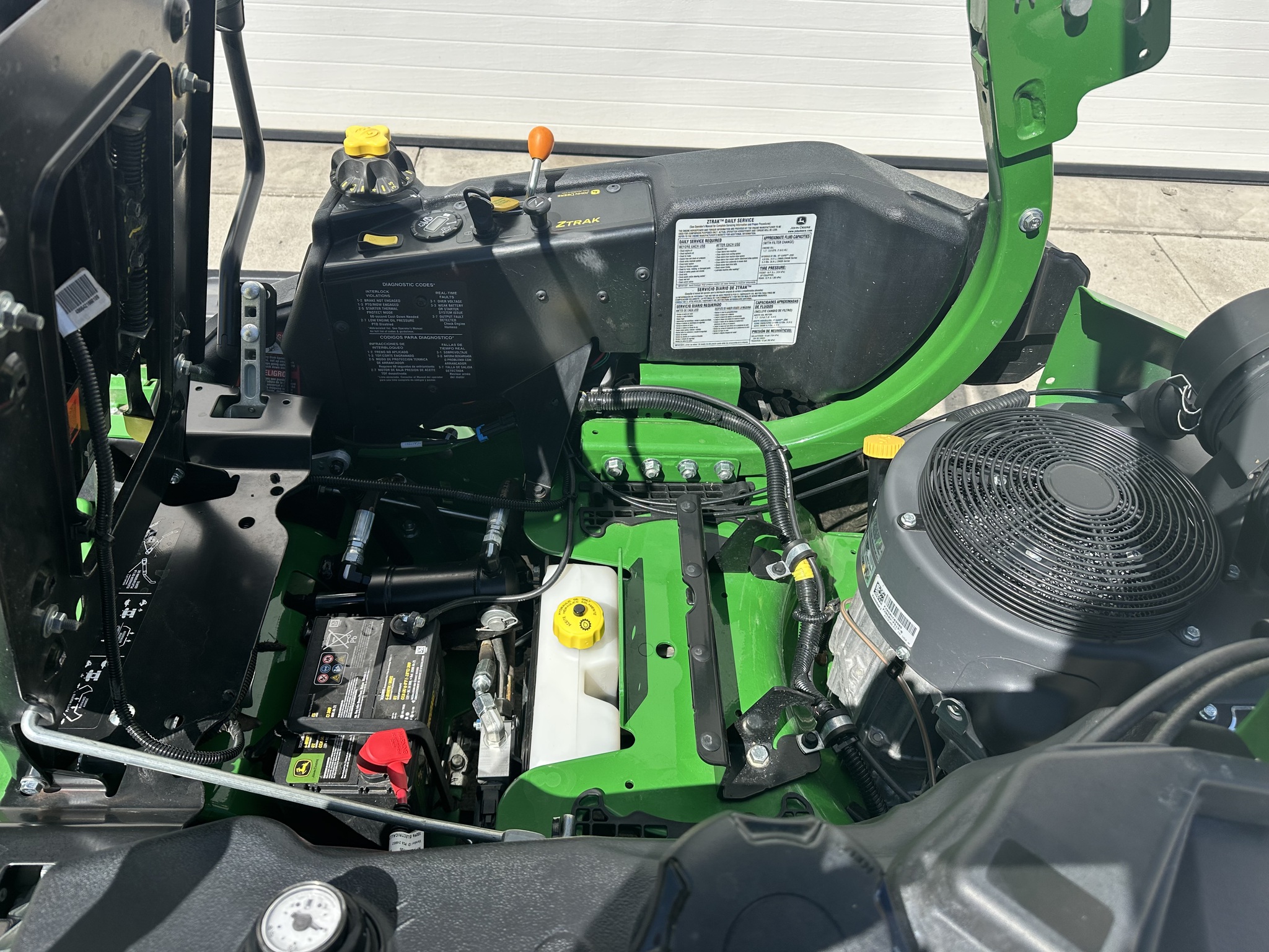2023 John Deere Z950R Image 11