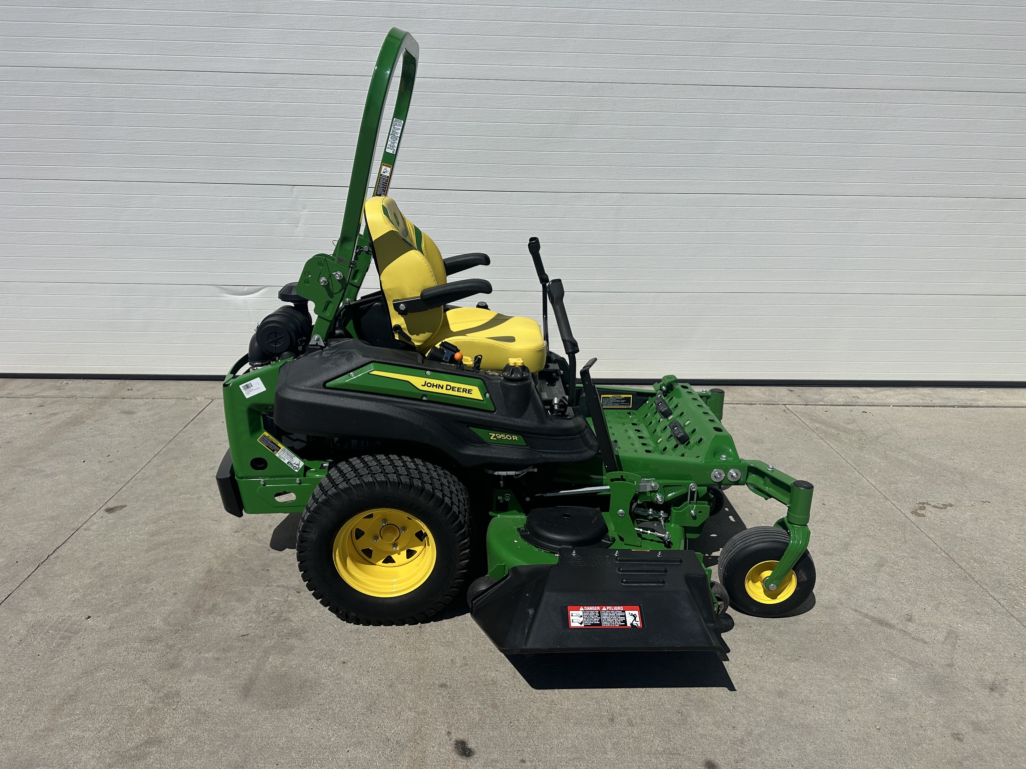 2023 John Deere Z950R Image 2
