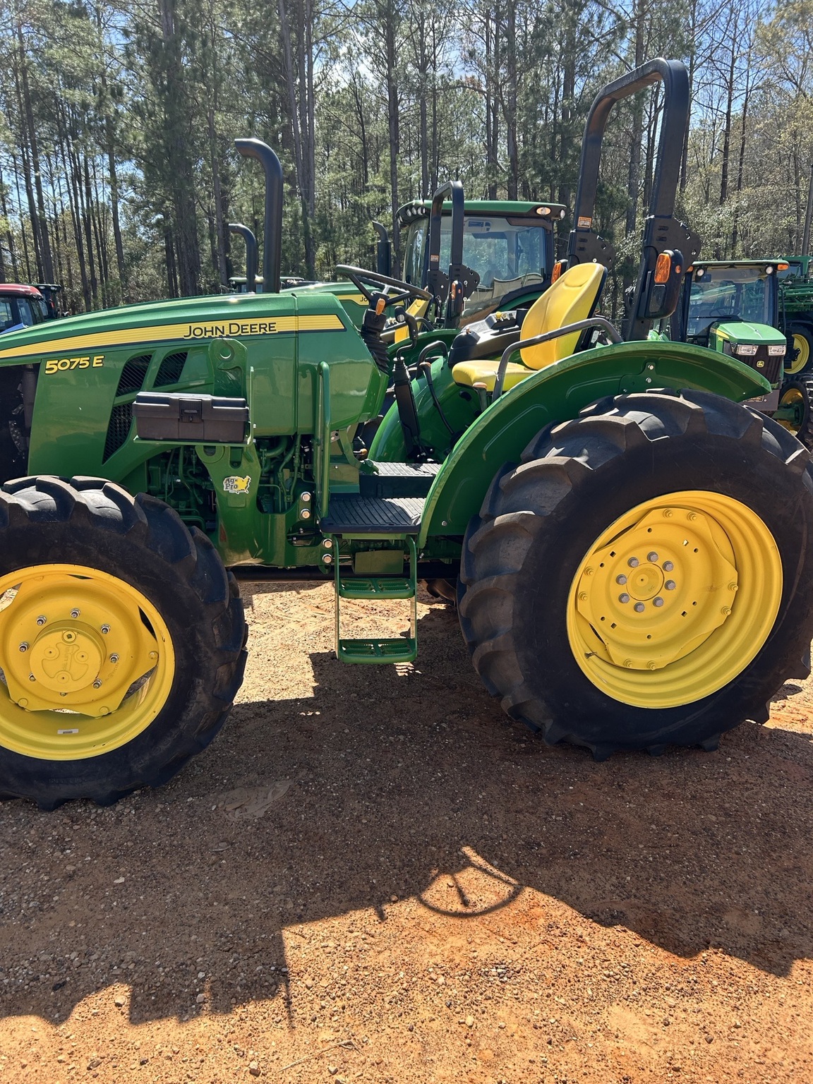 2024 John Deere 5075E Image 2