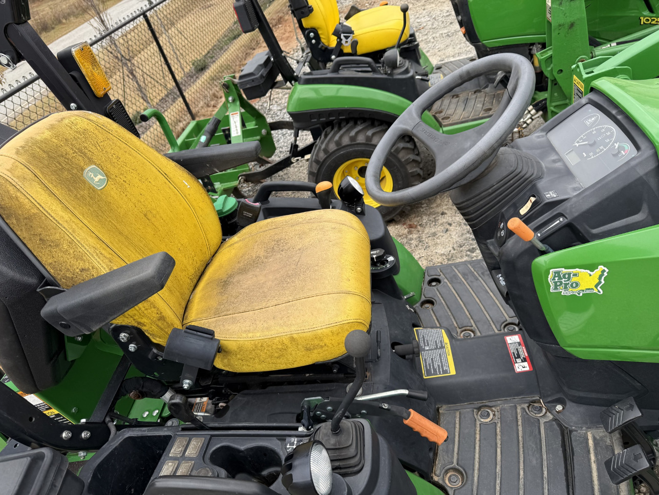 2023 John Deere 1025R Image 2